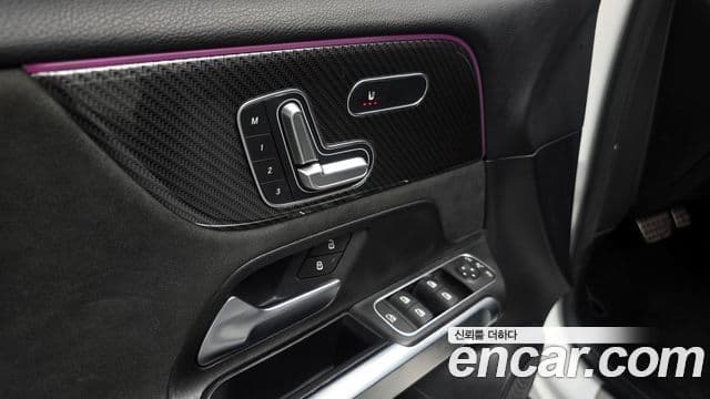 Mercedes-Benz GLB-Class 2021 — Фото 17/20