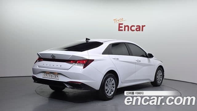 Hyundai The New Avante Hybrid 2022 — Photo 16/20