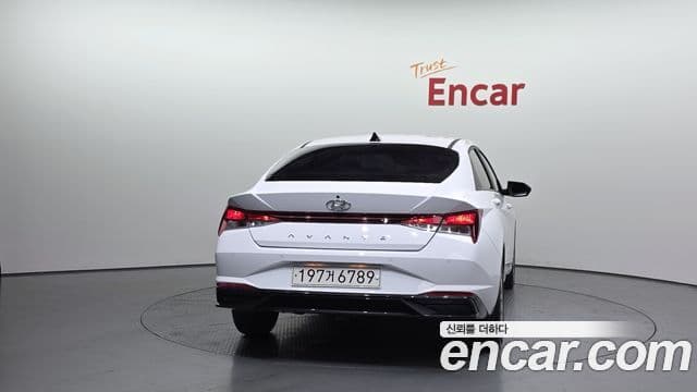 Hyundai The New Avante Hybrid 2022 — Photo 11/20