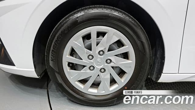 Hyundai The New Avante Hybrid 2022 — Photo 7/20