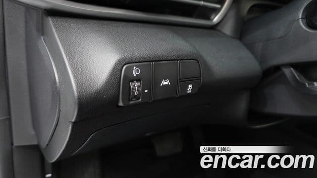 Hyundai The New Avante Hybrid 2022 — Photo 8/20