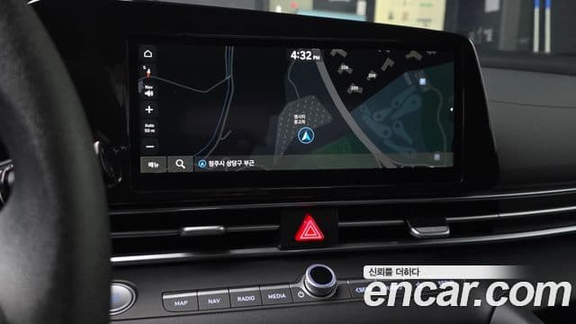 Hyundai The New Avante Hybrid 2022 — Photo 12/20