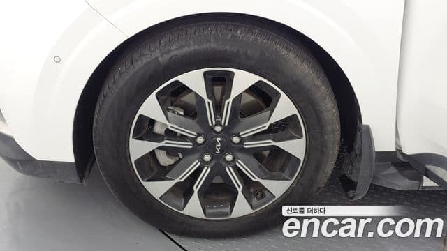 Kia Carnival 2023 — Photo 16/20