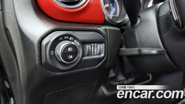 Jeep Wrangler 2023 — Şəkil 16/20