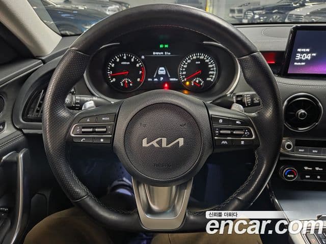 Kia Stinger 2022 — ფოტო 11/20