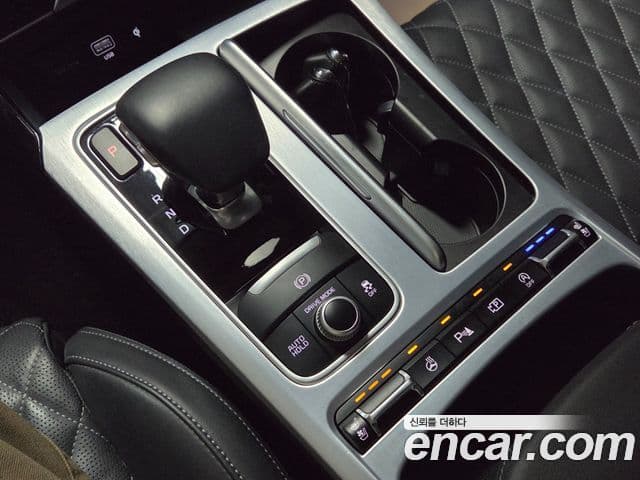 Kia Stinger 2022 — ფოტო 16/20
