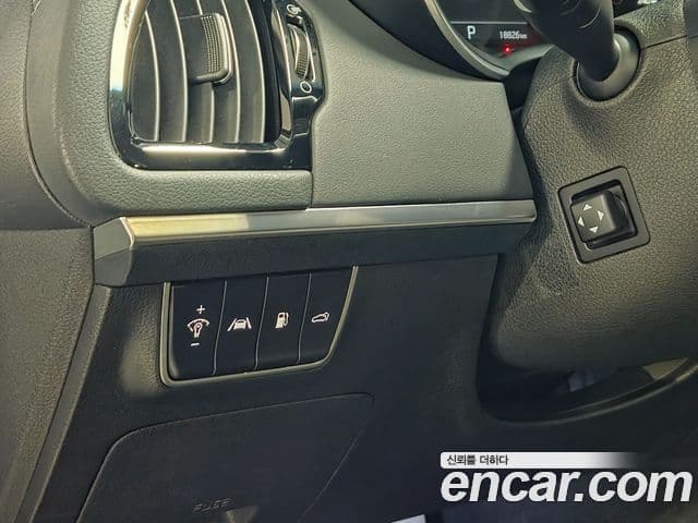 Kia Stinger 2022 — ფოტო 17/20