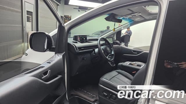 Hyundai Staria 2025 — ფოტო 10/20