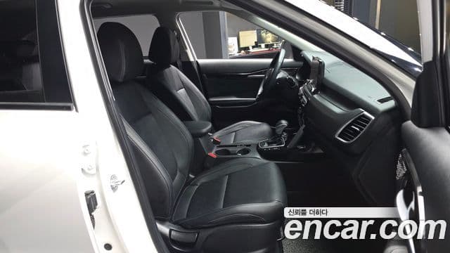 Kia Seltos 2020 — ფოტო 11/20