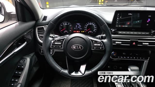 Kia Seltos 2020 — ფოტო 13/20