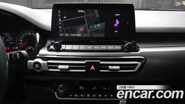 Kia Seltos 2020 — ფოტო 14/20