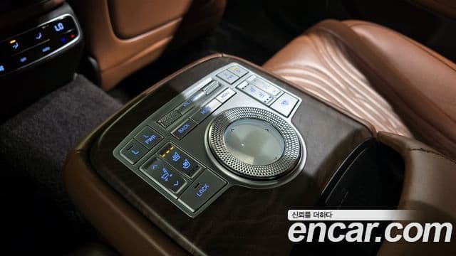 Genesis Electrified G80 2022 — фото 18 из 20
