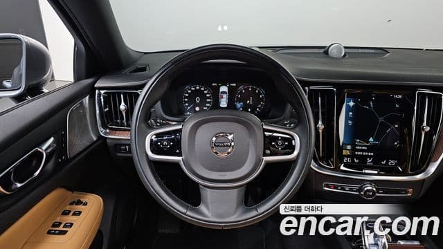 Volvo S60 2021 — фото 14 из 20
