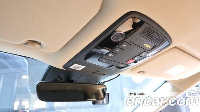 Kia Carnival 2023 — ფოტო 17/20