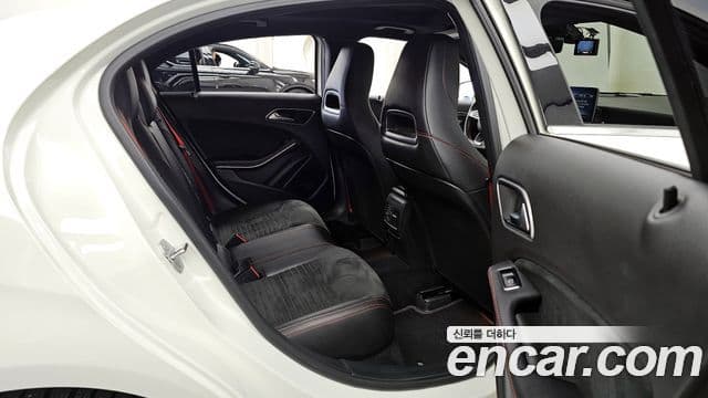 Mercedes-Benz A-Class 2018 — Фото 12/20