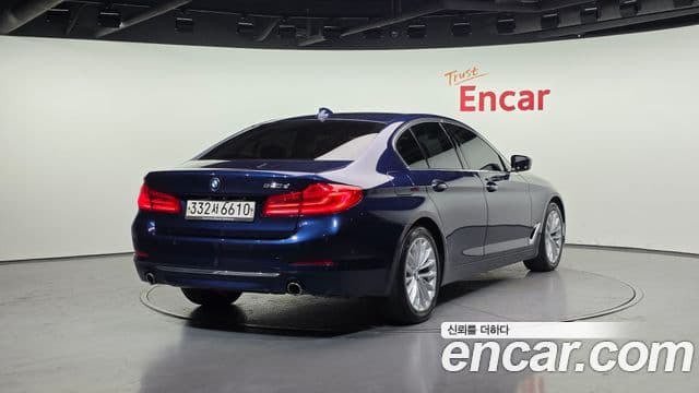 BMW 5 Series 2020 — ფოტო 2/20