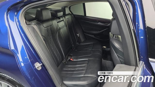 BMW 5 Series 2020 — ფოტო 12/20