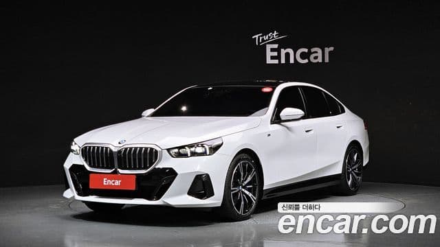 BMW 5 Series 2025 — Photo 7/20