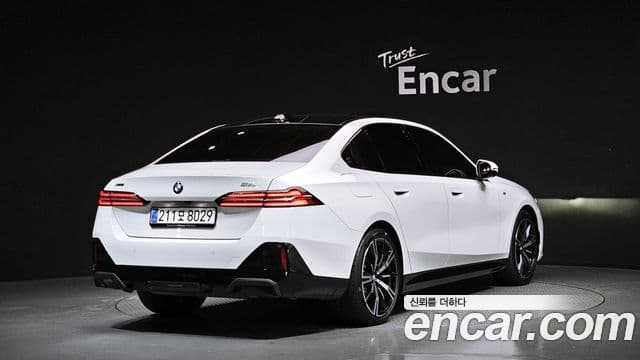 BMW 5 Series 2025 — Photo 19/20