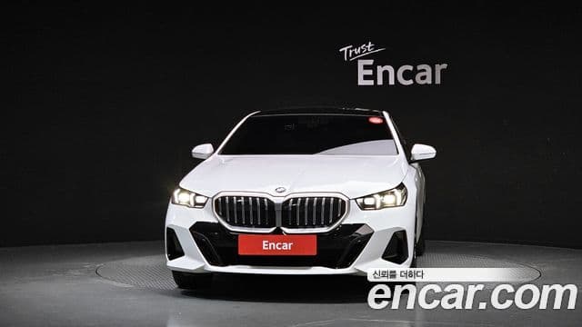 BMW 5 Series 2025 — Photo 17/20