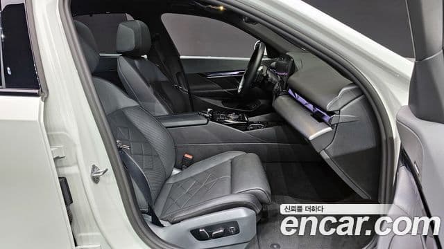 BMW 5 Series 2025 — Photo 4/20
