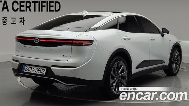 Toyota Crown Crossover 2024 — ფოტო 1/18