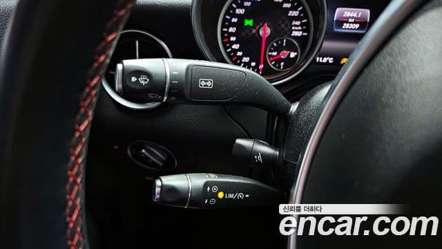 Mercedes-Benz SLC-Class 2018 — Şəkil 17/20