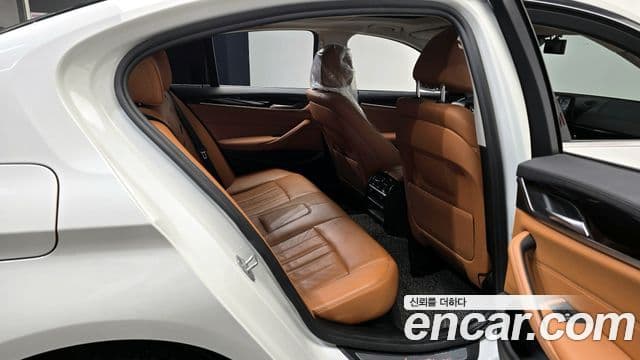 BMW 5 Series 2018 — Şəkil 2/20