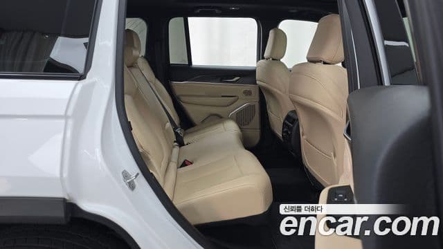 Jeep Grand Cherokee 2023 — ფოტო 12/20