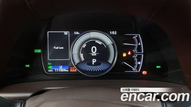 Lexus ES300h 2018 — ფოტო 8/20