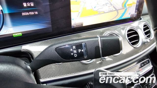 Mercedes-Benz E-Class 2019 — фото 9 из 20