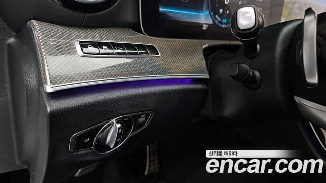 Mercedes-Benz E-Class 2019 — ფოტო 14/20