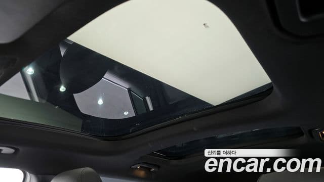 Mercedes-Benz GLB-Class 2021 — Photo 17/20