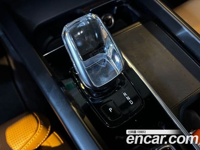 Volvo XC60 2022 — Şəkil 8/18