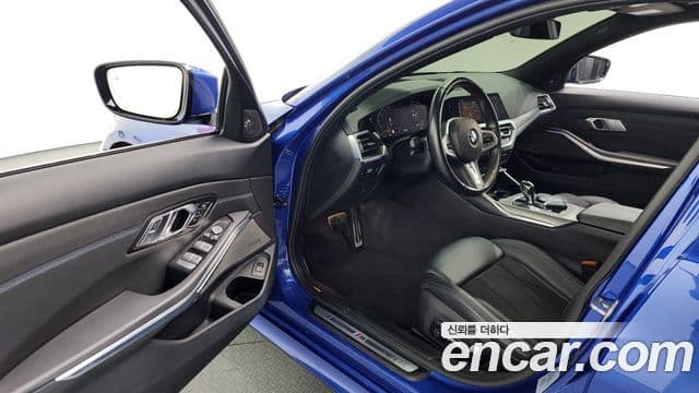 BMW 3 Series 2021 — фото 10 из 20