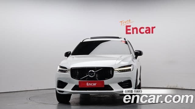 Volvo XC60 2021 — ფოტო 3/20