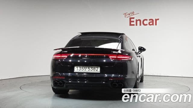 Porsche Panamera 2020 — Photo 18/20