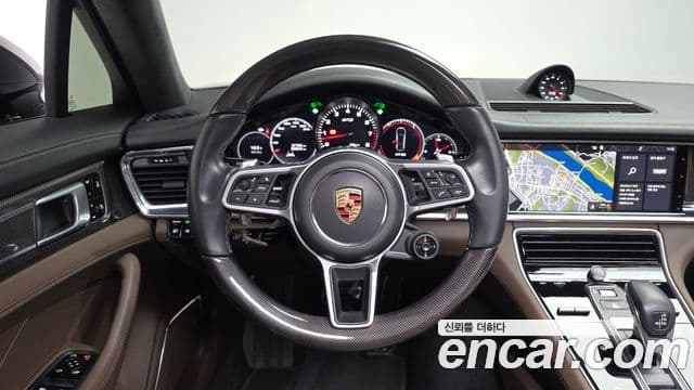 Porsche Panamera 2020 — Photo 8/20