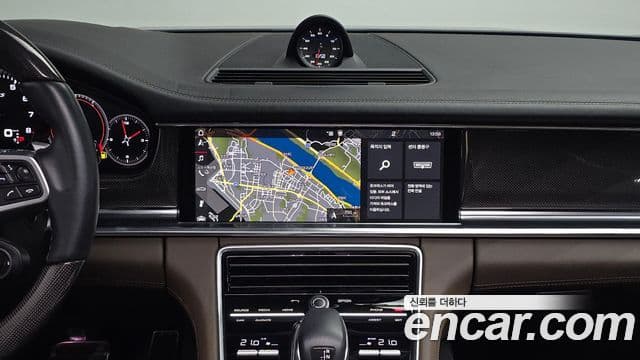 Porsche Panamera 2020 — Photo 2/20