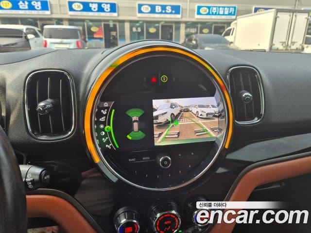 Mini Cooper S Countryman 2021 — ფოტო 18/20