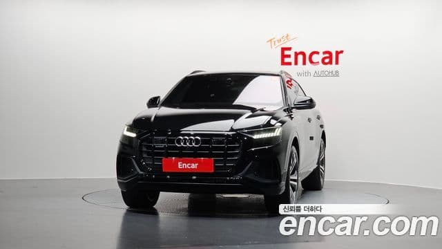 Audi Q8 2023 — Photo 10/20