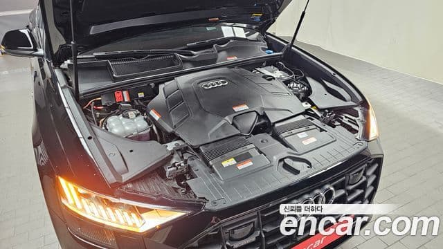 Audi Q8 2023 — Photo 2/20