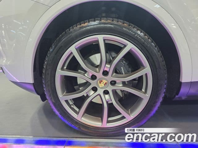 Porsche Cayenne 2023 — фото 4 из 20