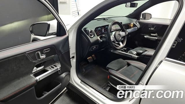 Mercedes-Benz GLB-Class 2021 — ფოტო 10/20