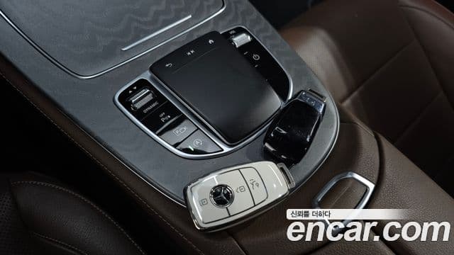 Mercedes-Benz E-Class 2023 — Şəkil 19/20