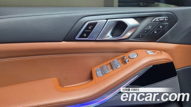 BMW X7 2023 — ფოტო 15/20