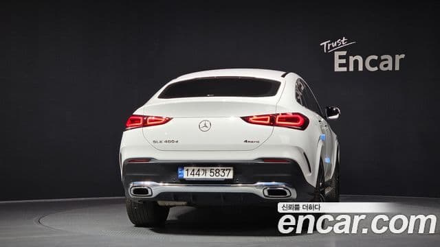 Mercedes-Benz GLE-Class 2022 — ფოტო 4/20