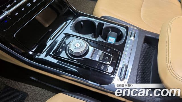 Kia Carnival 2020 — фото 9 из 20