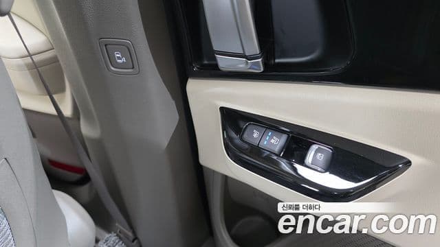 Kia Carnival 2022 — ფოტო 18/20