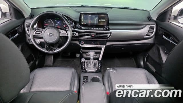 Kia Seltos 2019 — фото 7 из 20